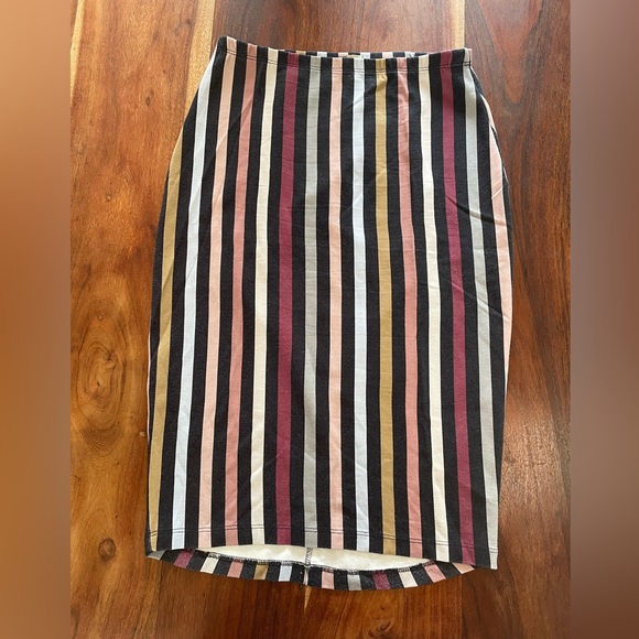 Pencil Skirt Stripped - Picture 2 of 5